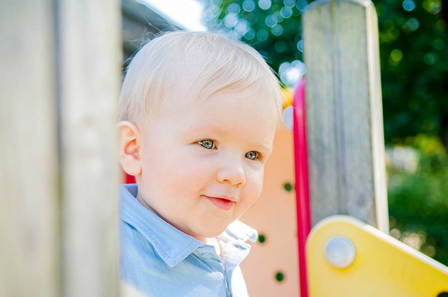 séance photo bébé enfant famille lifestyle en normandie dans la manche photographe caen calvados