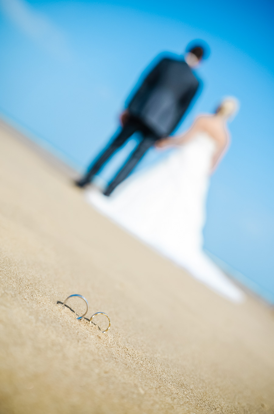 Séance photo après mariage de Fanny et Manu à Vierville sur mer dans la manche.