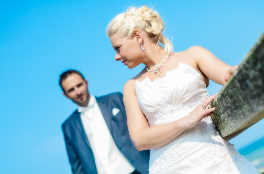 Séance photo après mariage de Fanny et Manu à Vierville sur mer dans la manche.