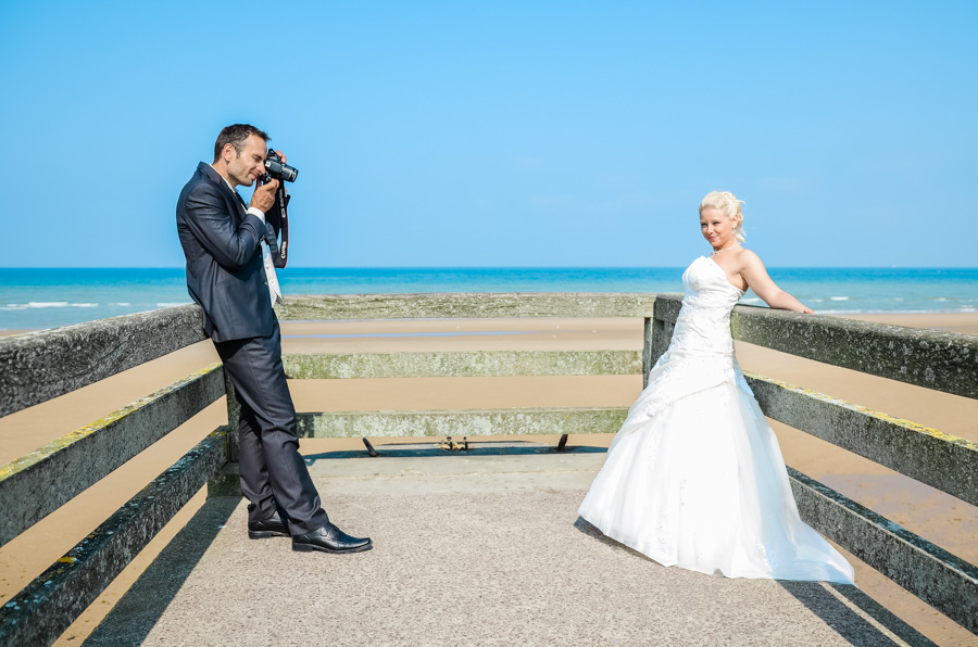 Séance photo après mariage de Fanny et Manu à Vierville sur mer dans la manche.