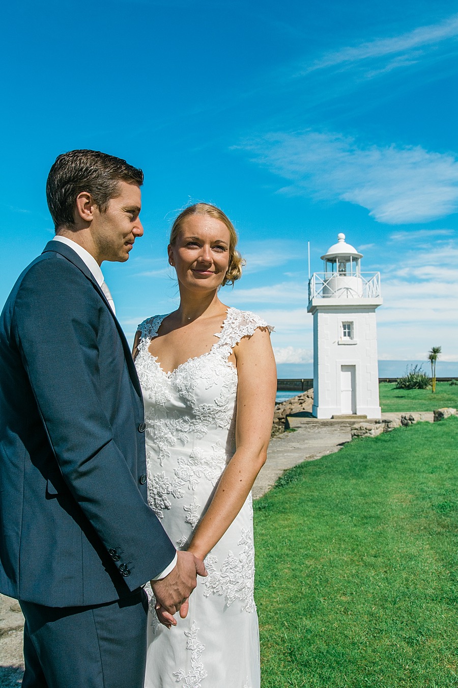 Photos de mariage à Barfleur en Normandie à Cherbourg avec de l'émotions